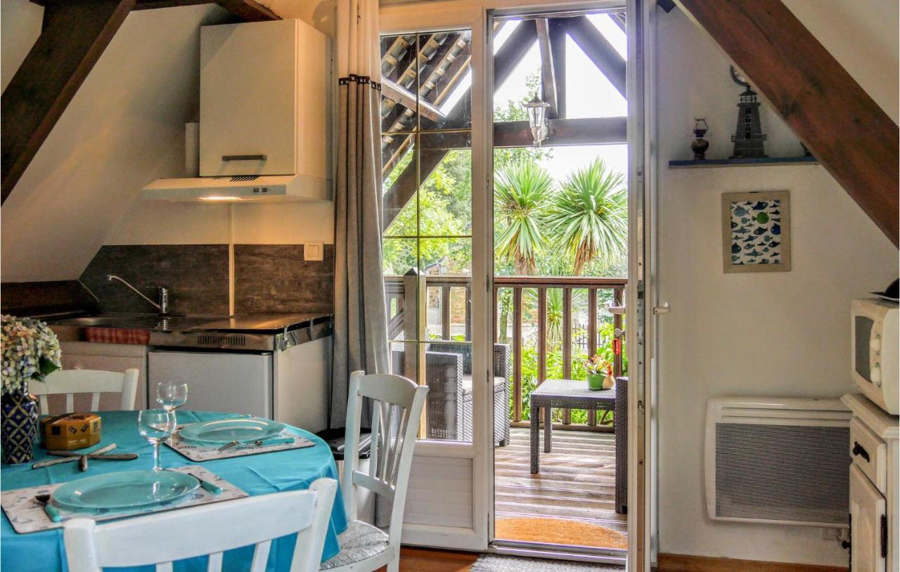 Awesome Apartment In Vasteville With Kitchenette Bagian luar foto