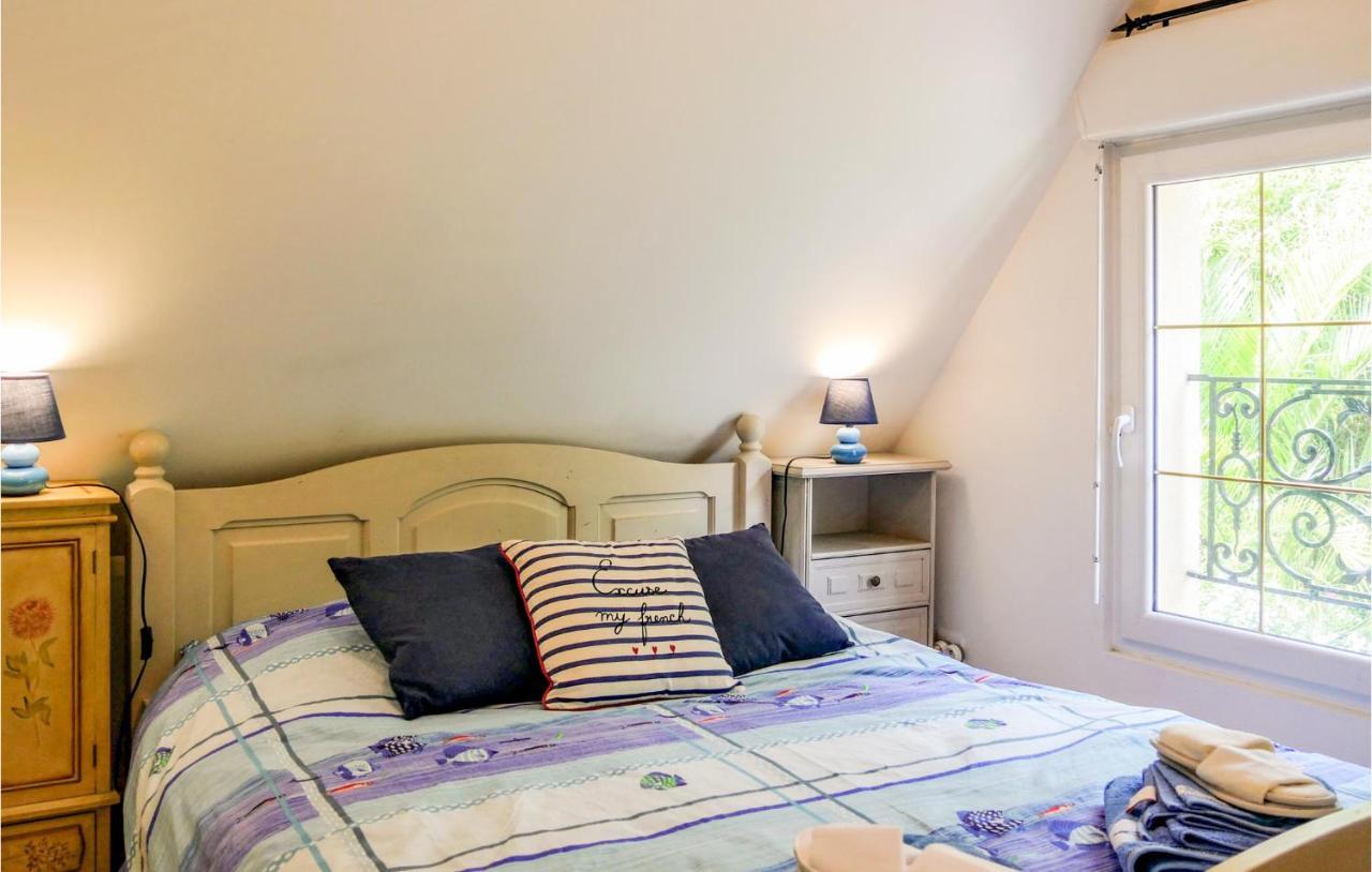 Awesome Apartment In Vasteville With Kitchenette Bagian luar foto